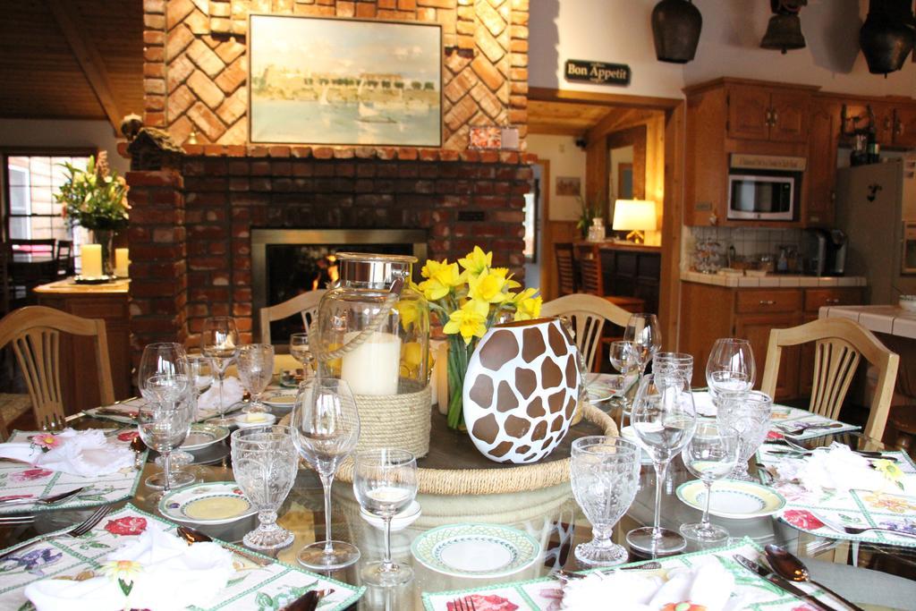 Alpenhorn Bed And Breakfast Биг Беър Лейк Екстериор снимка